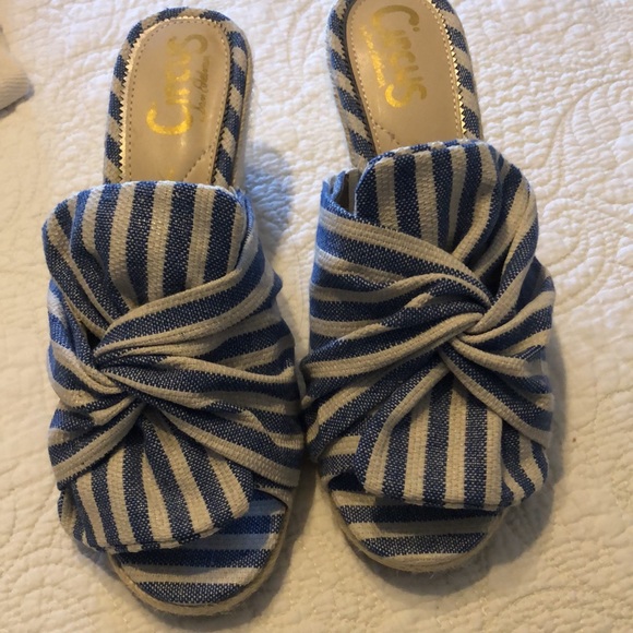 Circus by Sam Edelman Slip on canvas shoes - Picture 2 of 4